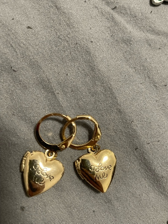 Assorted earrings - Picture 11 of 11